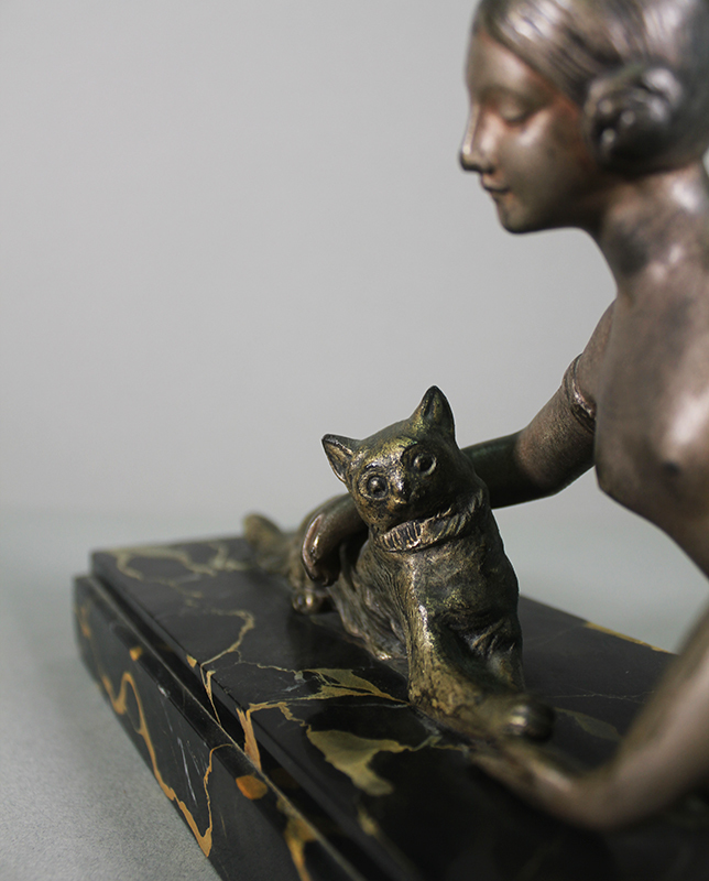 (Art Deco woman with cat) by Unidentified